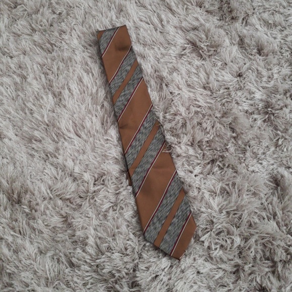 Vintage Gucci 100% silk tie - Picture 1 of 5